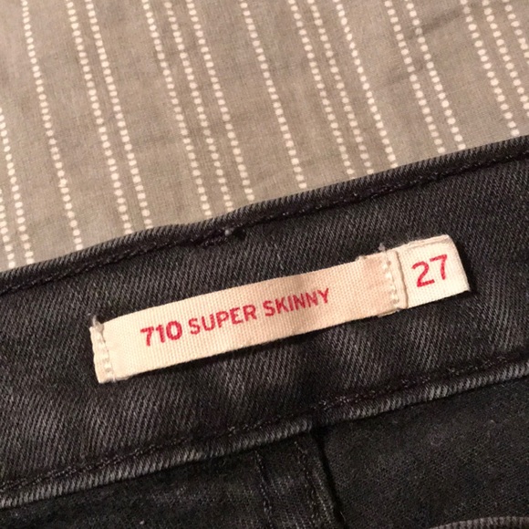 Levi’s - Picture 2 of 5